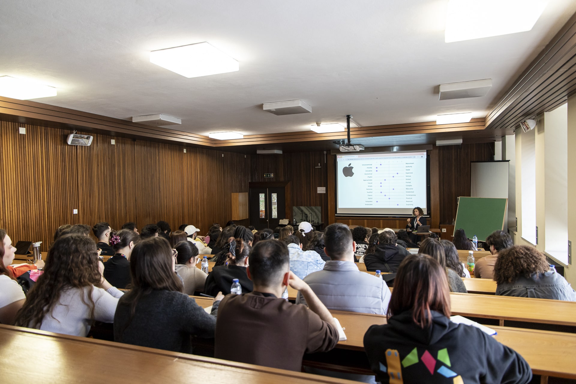 Picture of a crowded auditorium.